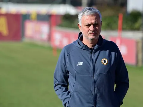 Giữ đúng lời hứa, con quái vật của Mourinho tại Roma đã lộ diện