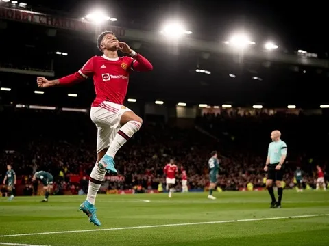 Rio Ferdinand: "Đó không phải là phong cách của Sancho"