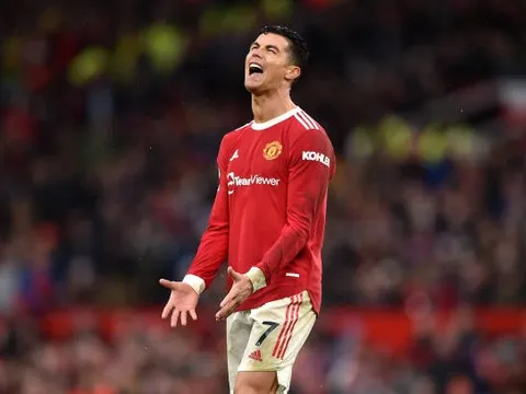 Fabrizio Romano hé lộ 2 bến đỗ 'khẩn cấp' cho Ronaldo