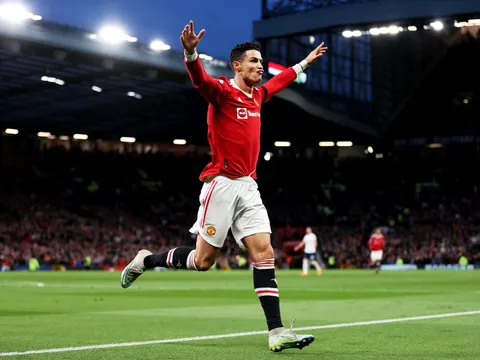 Paolo Di Canio: 'Tôi thích con người của Ronaldo hơn Messi'