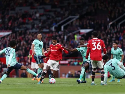 Thu hồi bóng 12 lần, sao Man Utd lẻ loi tỏa sáng trước Leicester
