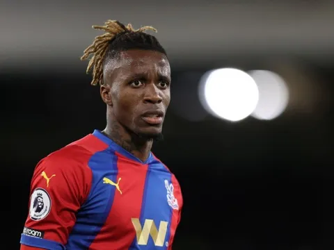 Xác nhận khả năng Arsenal liên hệ Zaha