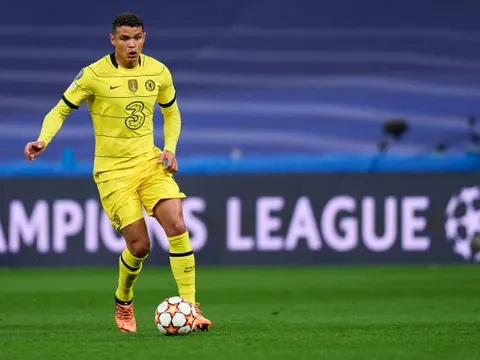 Chuyên gia Sky Sports thành trò hề với bình luận về Thiago Silva