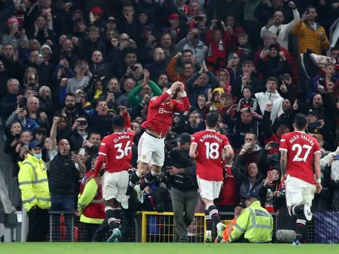 Ban bật như lập trình, Man Utd hủy diệt luôn Brentford