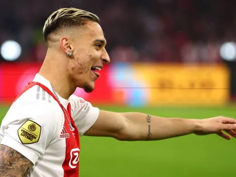 Antony nổi giận với Ajax