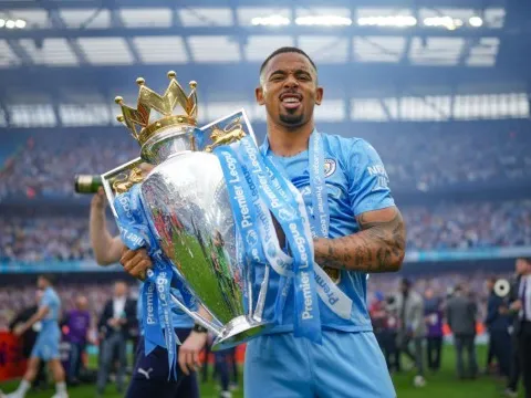 "Cậu ấy sẽ giúp Arsenal vào top 4. Họ không cần Vieira"