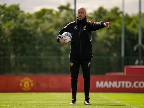 Ten Hag khác xa so với "người được chọn"