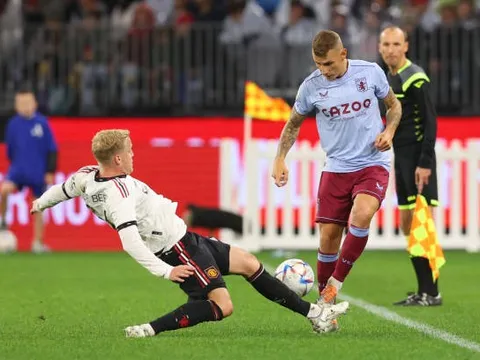 James Ducker chỉ ra cầu thủ M.U 'tàng hình' trước Aston Villa