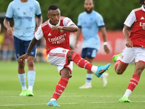 Tân binh Arsenal ghi bàn + kiến tạo giúp hạ Man Utd 3-1