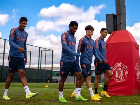 "Cậu ấy thực sự không hạnh phúc ở Man United"