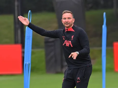 Liverpool phản ứng với luật thay người của Premier League