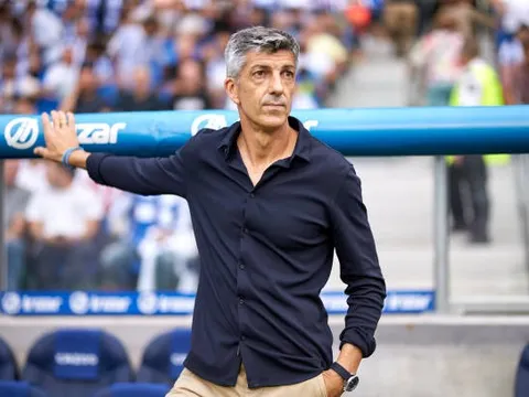 M.U vung tiền như nước, HLV Real Sociedad nói thẳng 1 câu