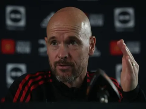 Ten Hag dập tắt nỗi lo về Antony và Martinez
