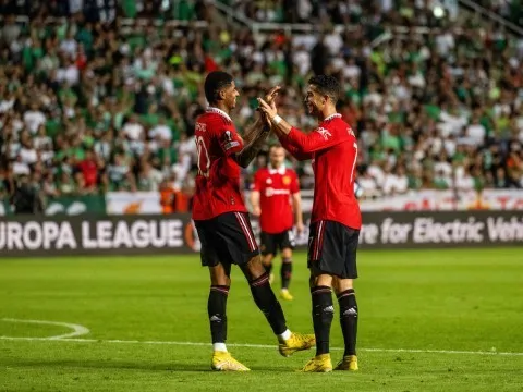 "Tuyệt vời! Cậu ấy nhanh, bùng nổ và hay nhất bên phía Man Utd"