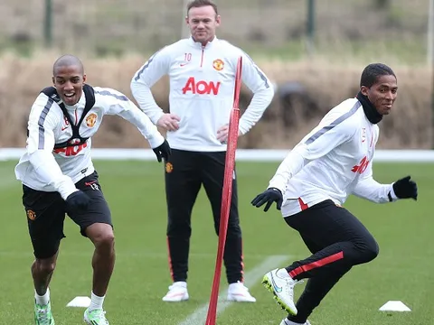 Sau tất cả, bài toán cả thập kỷ của Man Utd rồi cũng có nhiều lời giải
