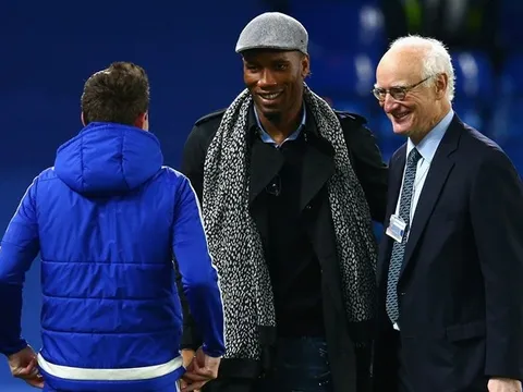 “Voi rừng” Drogba nhận giải thưởng danh giá từ UEFA