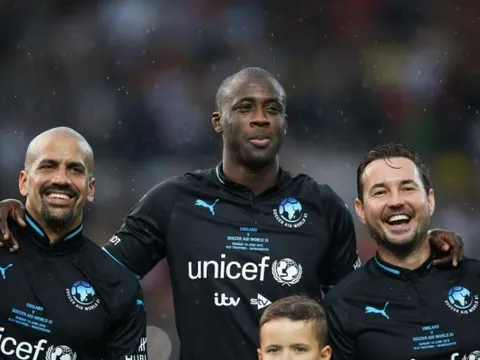 Yaya Toure xin lỗi công khai sau "trò đùa môi giới mại dâm"