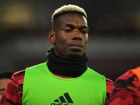 Ghét Man Utd, nhưng Carragher phản ứng 'cực gắt' về Pogba