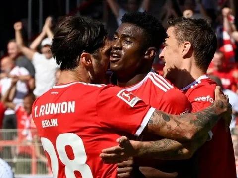 Ghi bàn ngay sau khi rời Liverpool, sao 24 tuổi phấn khích