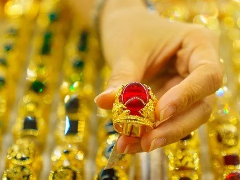 Giá vàng hôm nay 27/4/2026: SJC giảm mạnh, nhà đầu tư “đu đỉnh” 170 triệu vẫn chưa thể hòa vốn