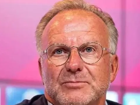 Giám đốc Bayern Munich: "Đó là một phát súng cảnh cáo"