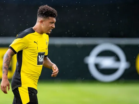 Giám đốc Dortmund gửi lời cảnh báo đến M.U vì thương vụ Sancho