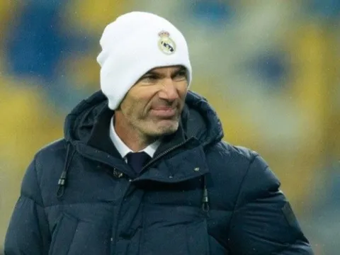 Giờ thì Zidane còn khốn khó hơn cả Barcelona của Ronald Koeman