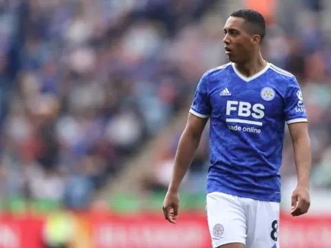 "Giữa M.U và Arsenal, cậu ấy đương nhiên sẽ chọn Arsenal"