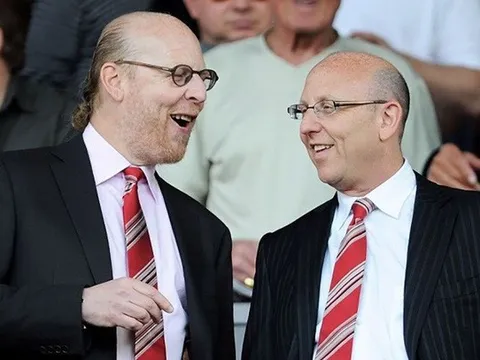 Cùng giới chủ người Mỹ, số phận Arsenal và Man Utd tại sao lại khác nhau?