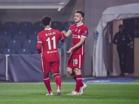 Jota lập hat-trick cho Liverpool, Klopp lập tức nhắc nhở CĐV về Firmino