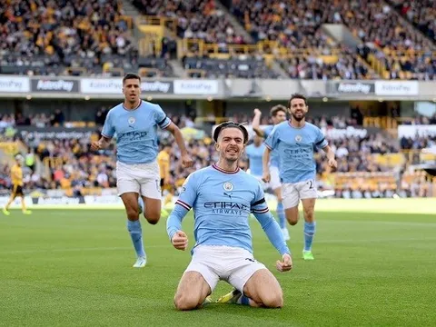 Grealish giải tỏa tâm lý, Man City leo lên đỉnh bảng
