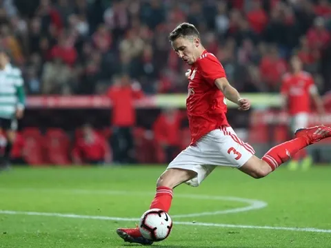 Mục tiêu bay đến Anh, Arsenal tăng tốc đàm phán