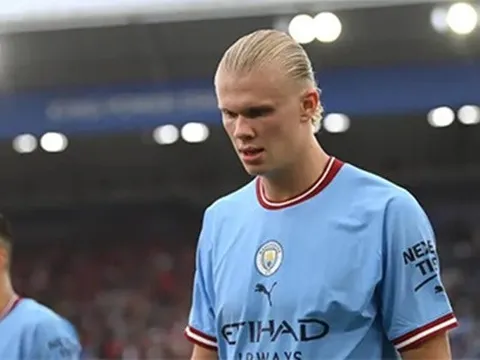 Carragher: "Những chú hề chưa từng đá 1 quả bóng trong đời"