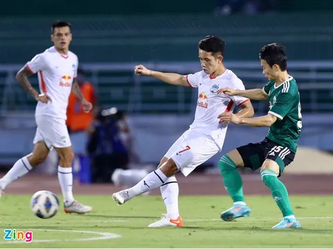 HAGL thua nhà vô địch Hàn Quốc ở phút 90+3