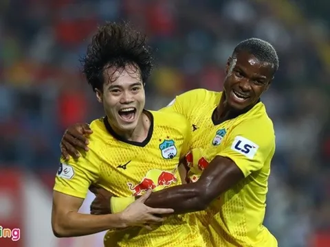 Văn Toàn cùng ngoại binh thăng hoa, HAGL đánh bại Hải Phòng ngay tại Lạch Tray