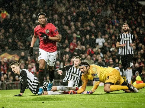 Hạ sát Partizan, Martial ngầu hết chỗ chê!
