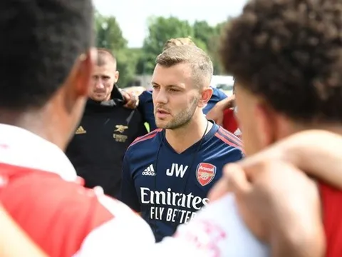 Hạ Tottenham 4-1, Wilshere phát biểu gây xúc động