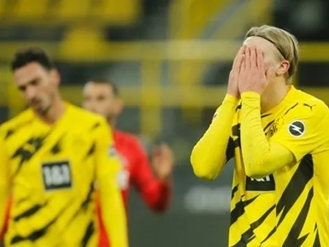 Haaland có pha xử lý "đi vào lòng đất" khiến Dortmund thua trận