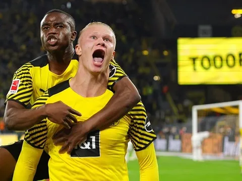 Haaland lập cú đúp, Dortmund lội ngược dòng trong cơn mưa bàn thắng