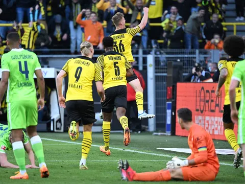 Haaland lên đồng, Dortmund thắng hủy diệt 6-1