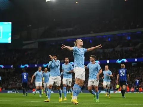 Haaland nổ cú đúp nghiền nát đối thủ; Dortmund thắng hủy diệt