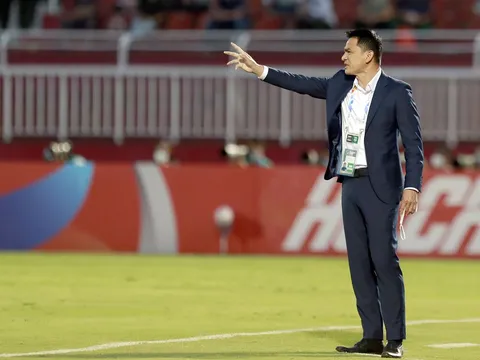 HAGL 3 trận không biết thắng, Kiatisuk thừa nhận khó đua V-League