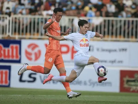 HAGL nín thở với chấn thương của Văn Toàn sau trận Bình Định