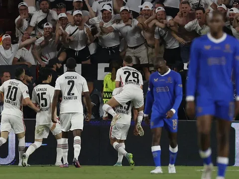 Hai thái cực cảm xúc sau trận chung kết Europa League