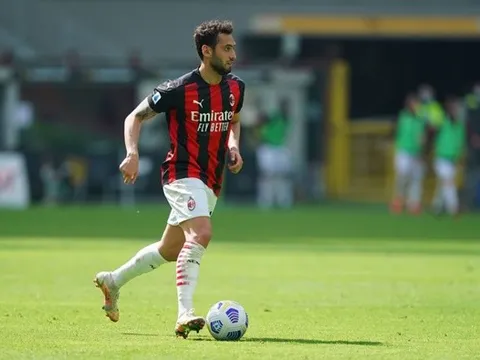 Cạn tiền, PSG theo đuổi tiền vệ đẳng cấp giá 0 đồng