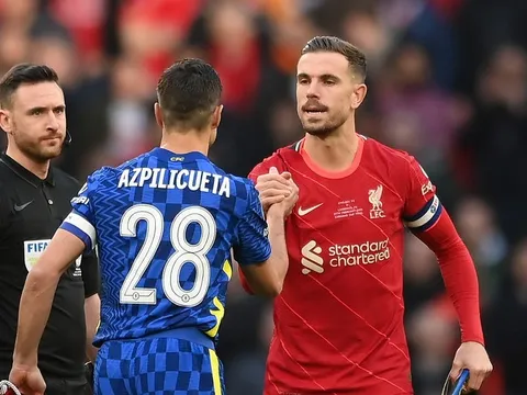 Giành chức vô địch, Henderson có hành động đẹp với sao Chelsea