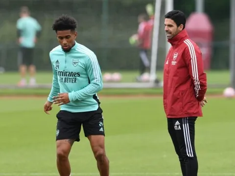 Hàng mượn từ Arsenal có vấn đề, HLV đăng đàn nói thẳng 1 lời