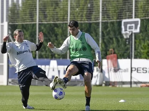 "Hàng hớ" Chelsea nỗ lực ghi điểm với HLV Pirlo