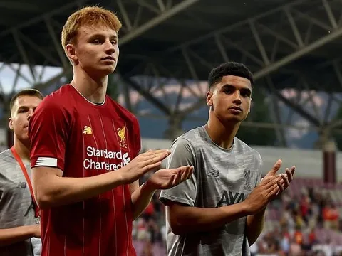 Hàng thủ "tan nát", đâu là hy vọng cho Liverpool