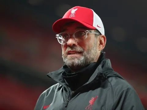 Hàng thủ "toang" nặng, Jurgen Klopp vẫn quyết giữ nguyên lập trường